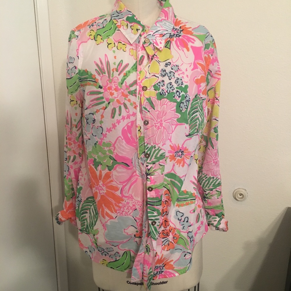Lily Pulitzer for target, tropical 🏝 print shirt.